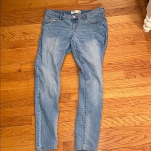 Low rise skinny jeans